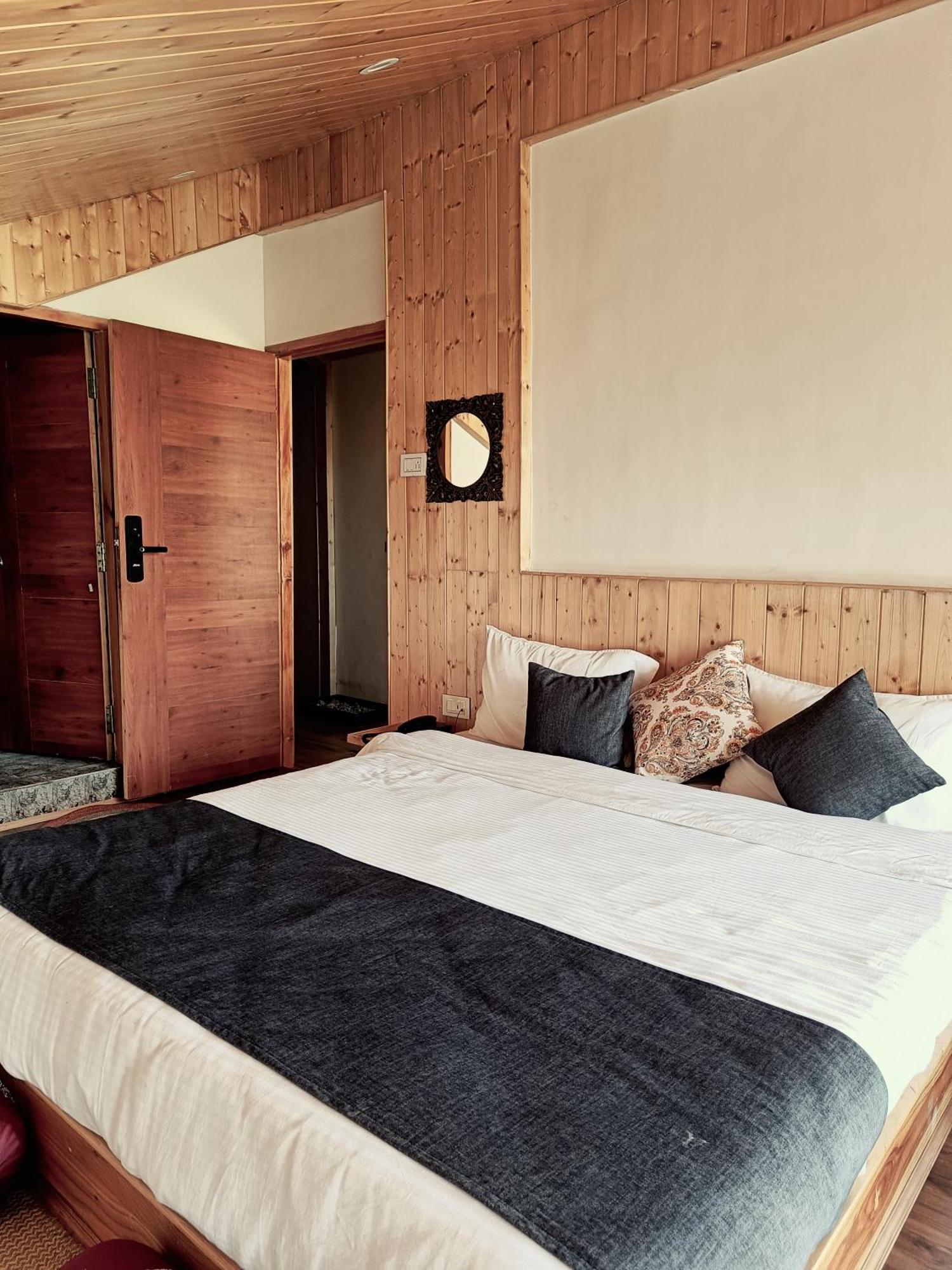 Trimounts-A Boutique Hotel & Wellnes Center In Tirthan Valley Banjār Εξωτερικό φωτογραφία