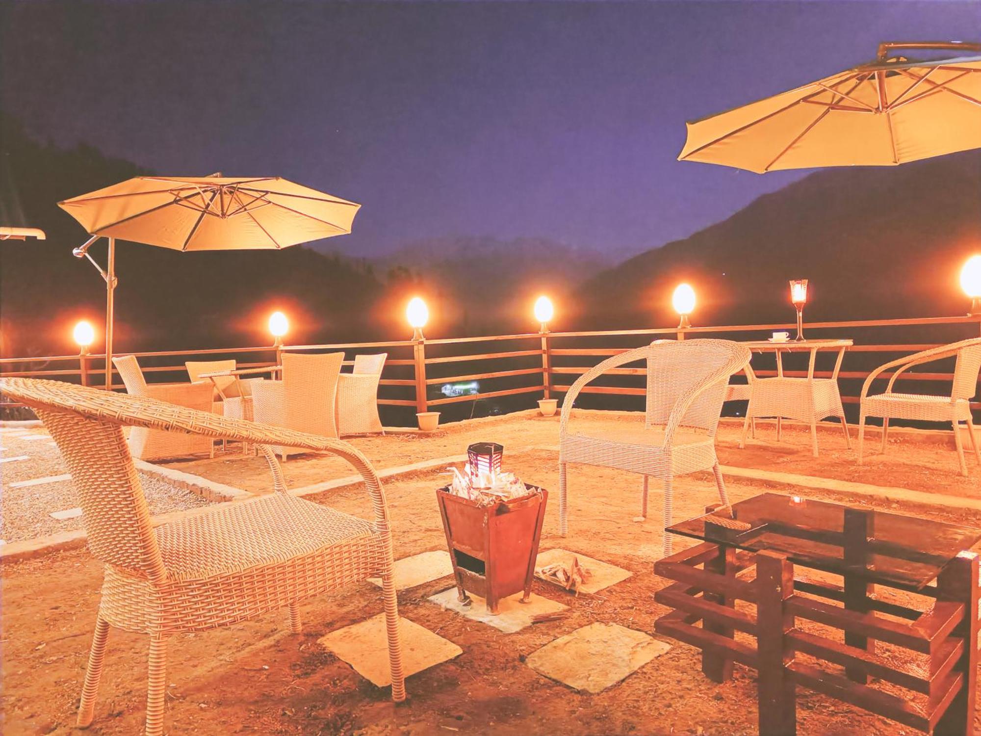 Trimounts-A Boutique Hotel & Wellnes Center In Tirthan Valley Banjār Εξωτερικό φωτογραφία