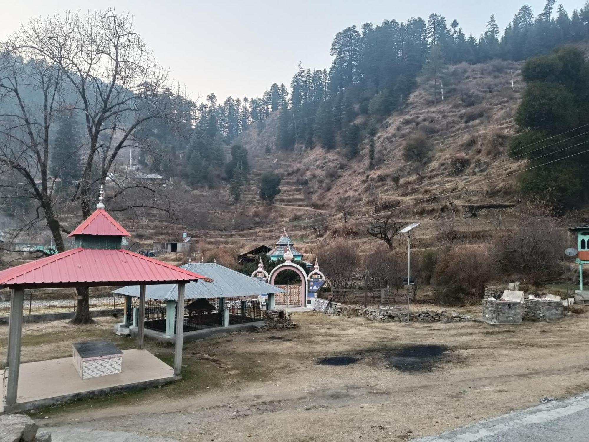 Trimounts-A Boutique Hotel & Wellnes Center In Tirthan Valley Banjār Εξωτερικό φωτογραφία